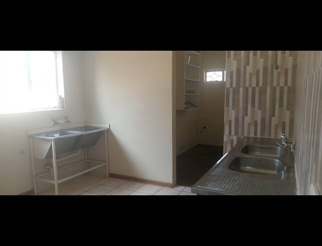 4 BEDROOM FREESTANDING FOR SALE IN NESERHOF